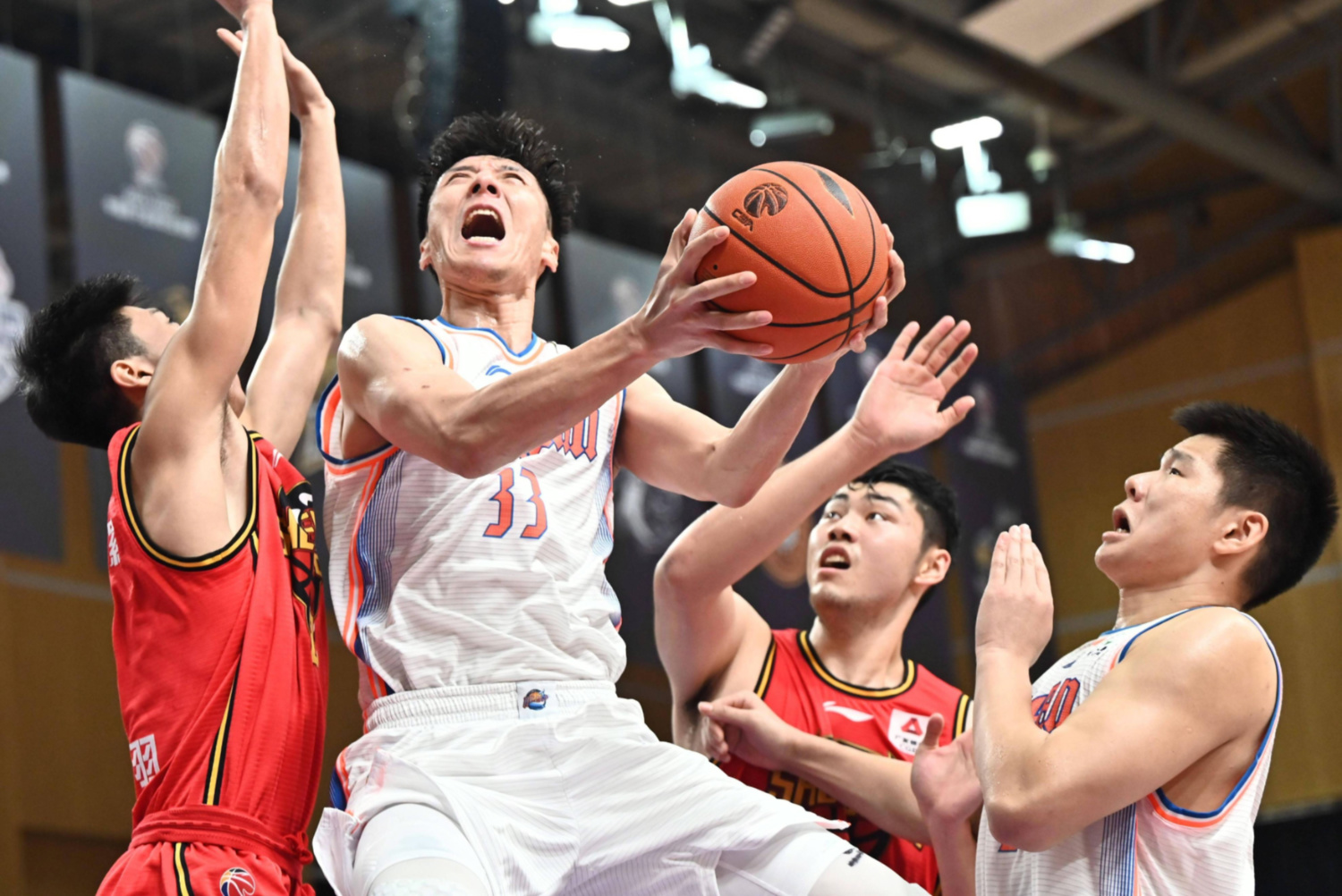 星空体育- 浓眉哥关键节点回归赛场,热火带队取胜了吗 