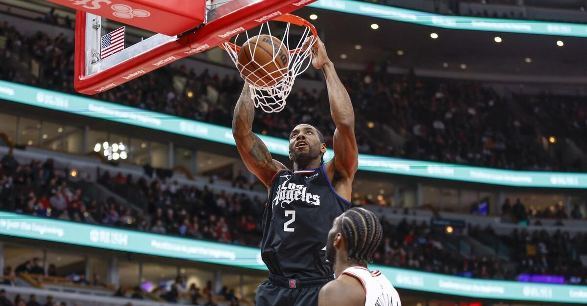 星空体育- 浓眉哥打球 